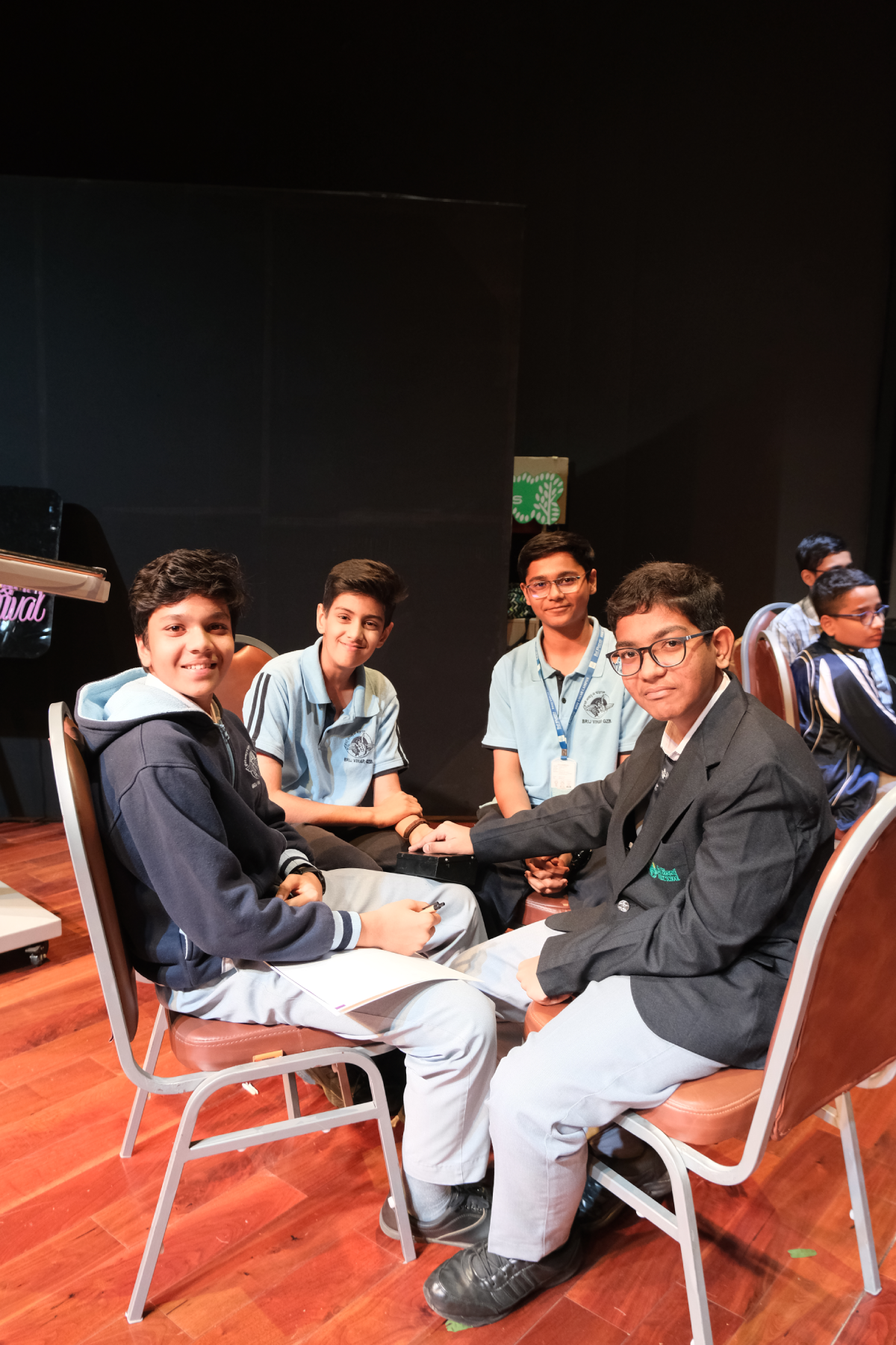 Quiz participants gathered for a collaborative round